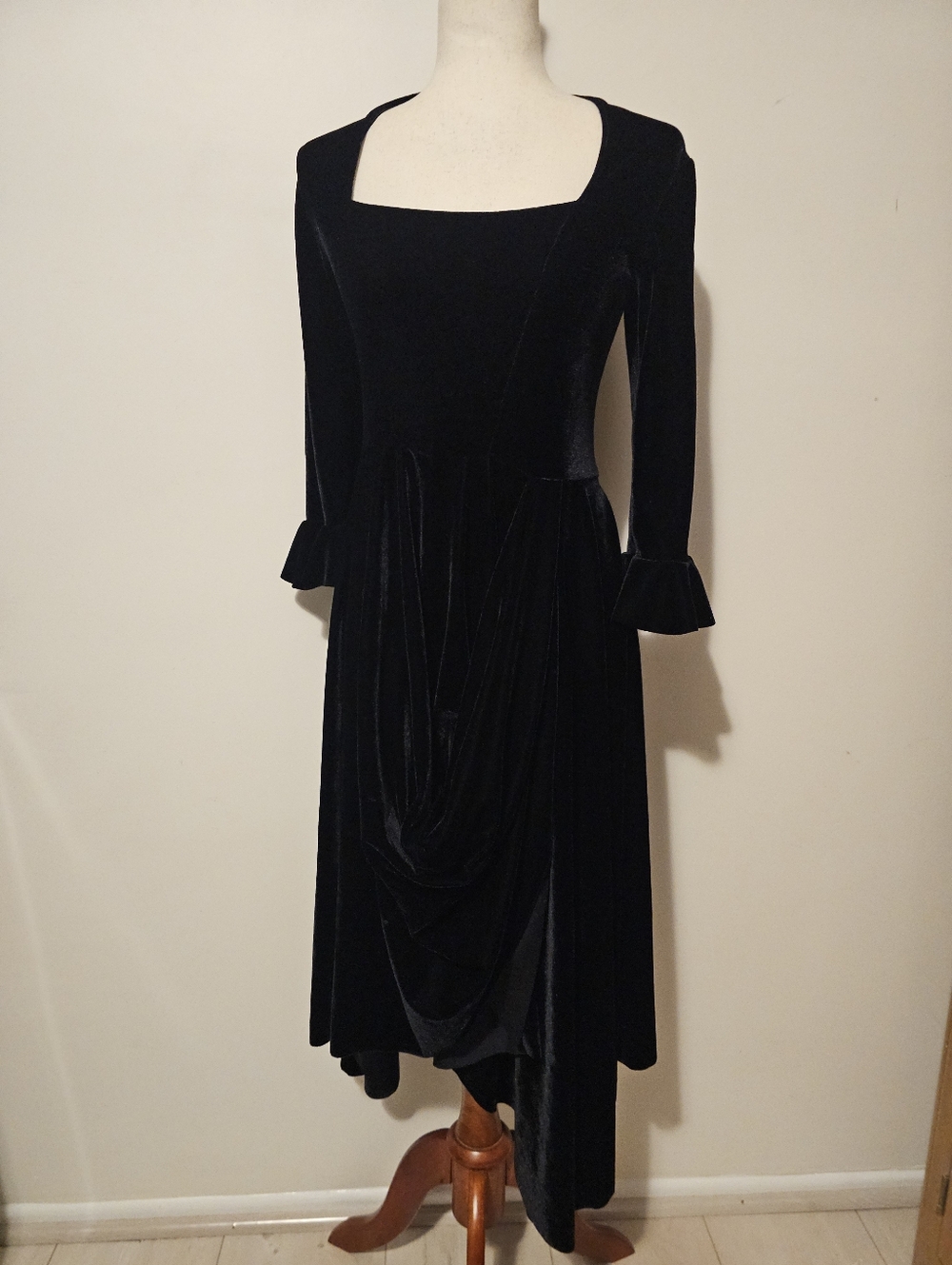 Nuit Clothing Atelier "Pastorale" Dress Black Velvet - Picture 5 of 16